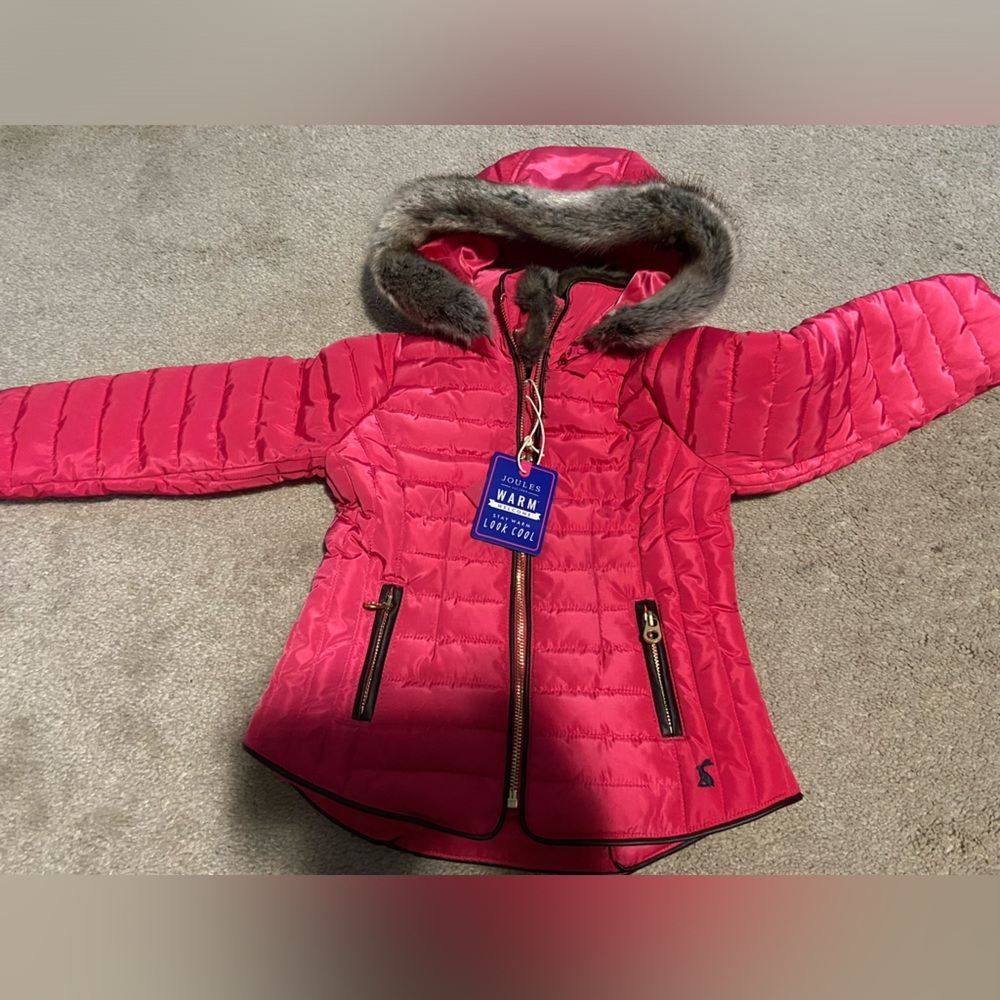 Girls puffer jacket.
